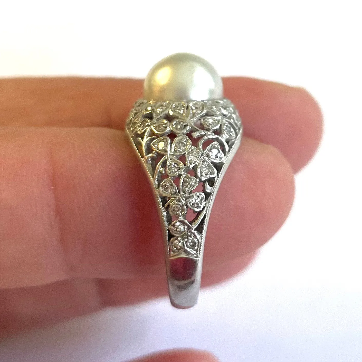 1940s Platinum Natural Pearl & Diamond Ring