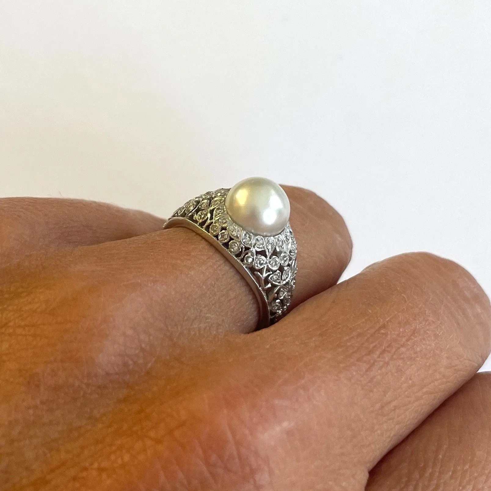 1940s Platinum Natural Pearl & Diamond Ring