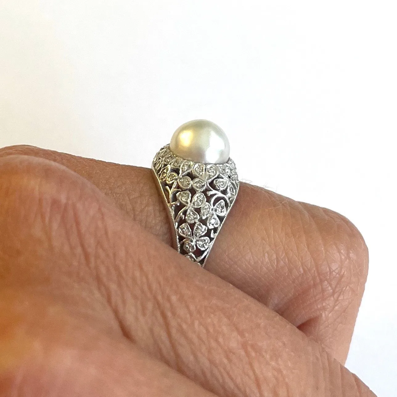 1940s Platinum Natural Pearl & Diamond Ring