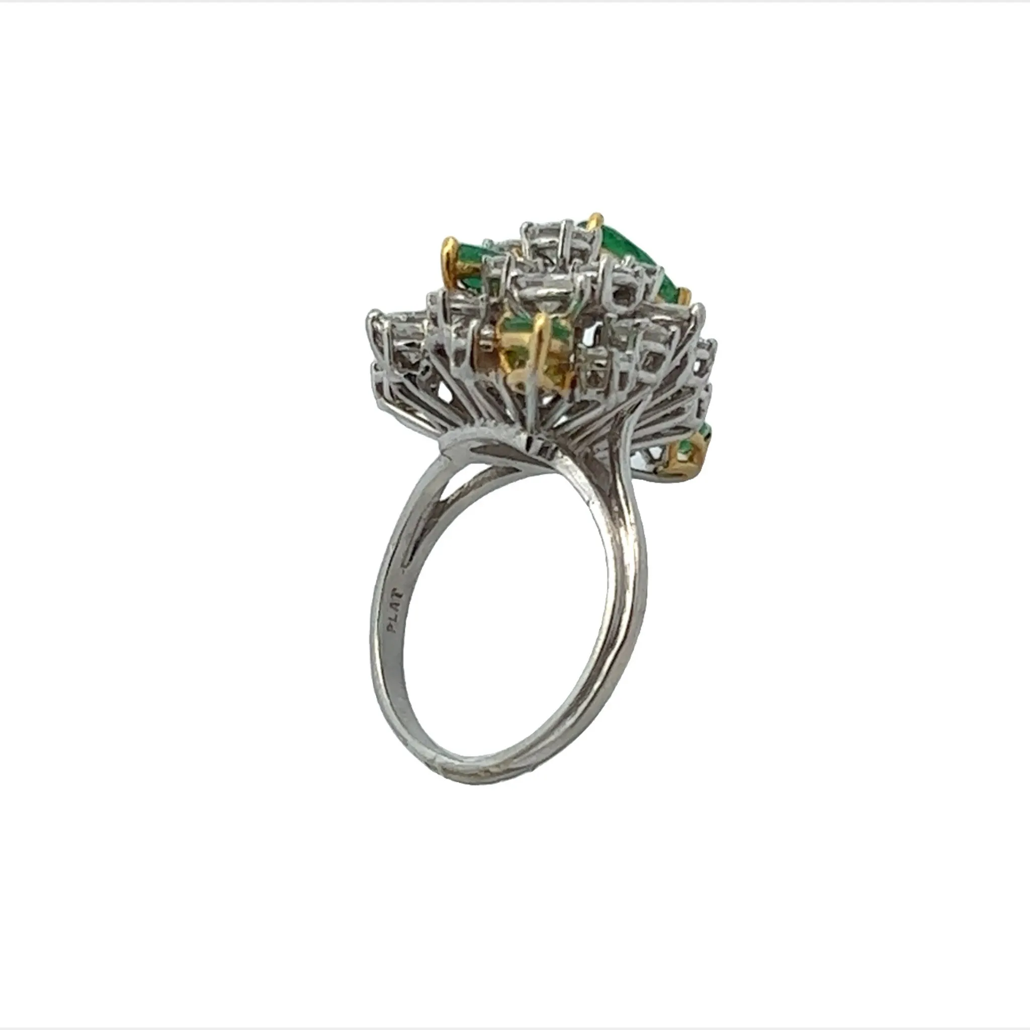 1970s Platinum Emerald & Diamond Ring