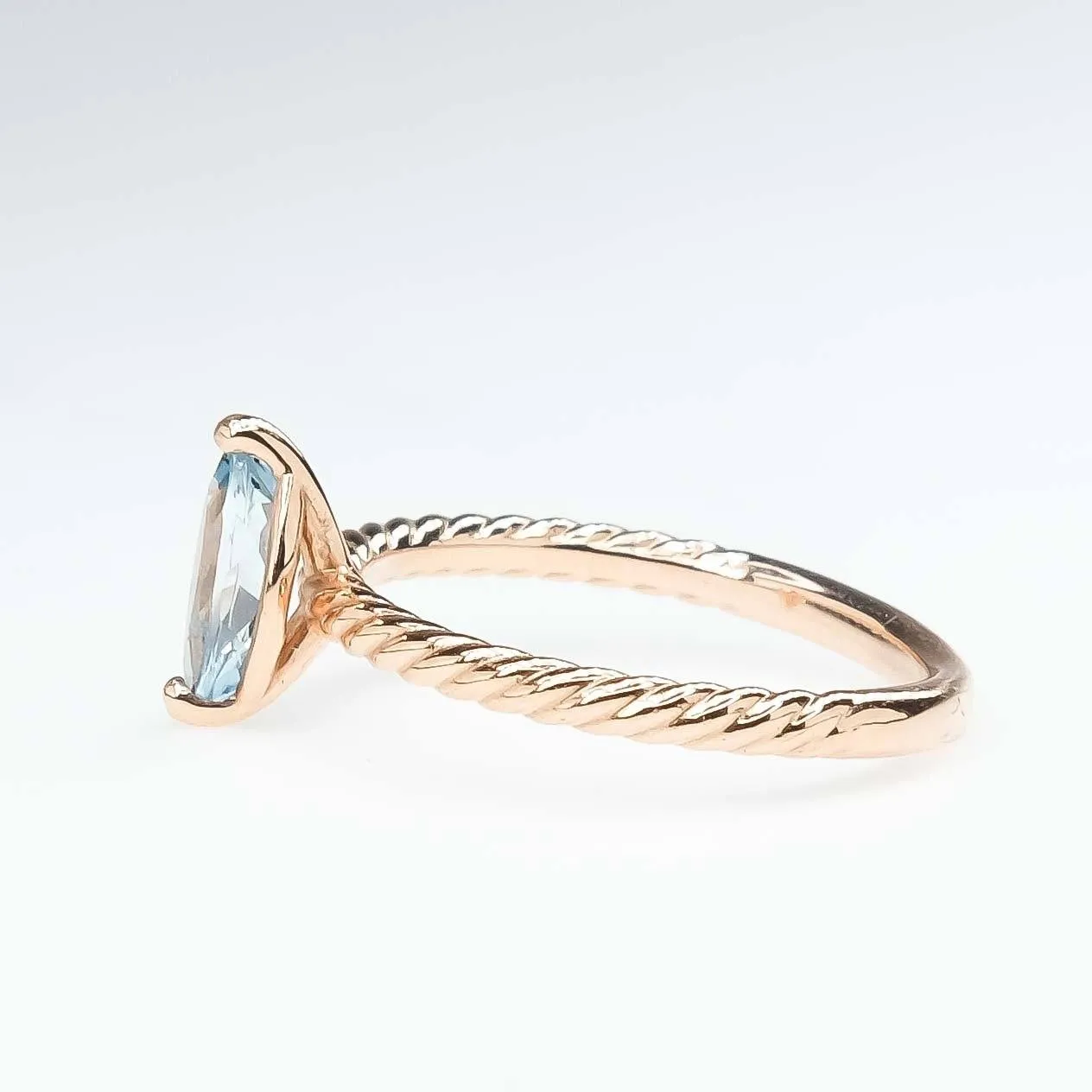 Aquamarine Rope Detailed Solitaire Ring in 14K Rose Gold