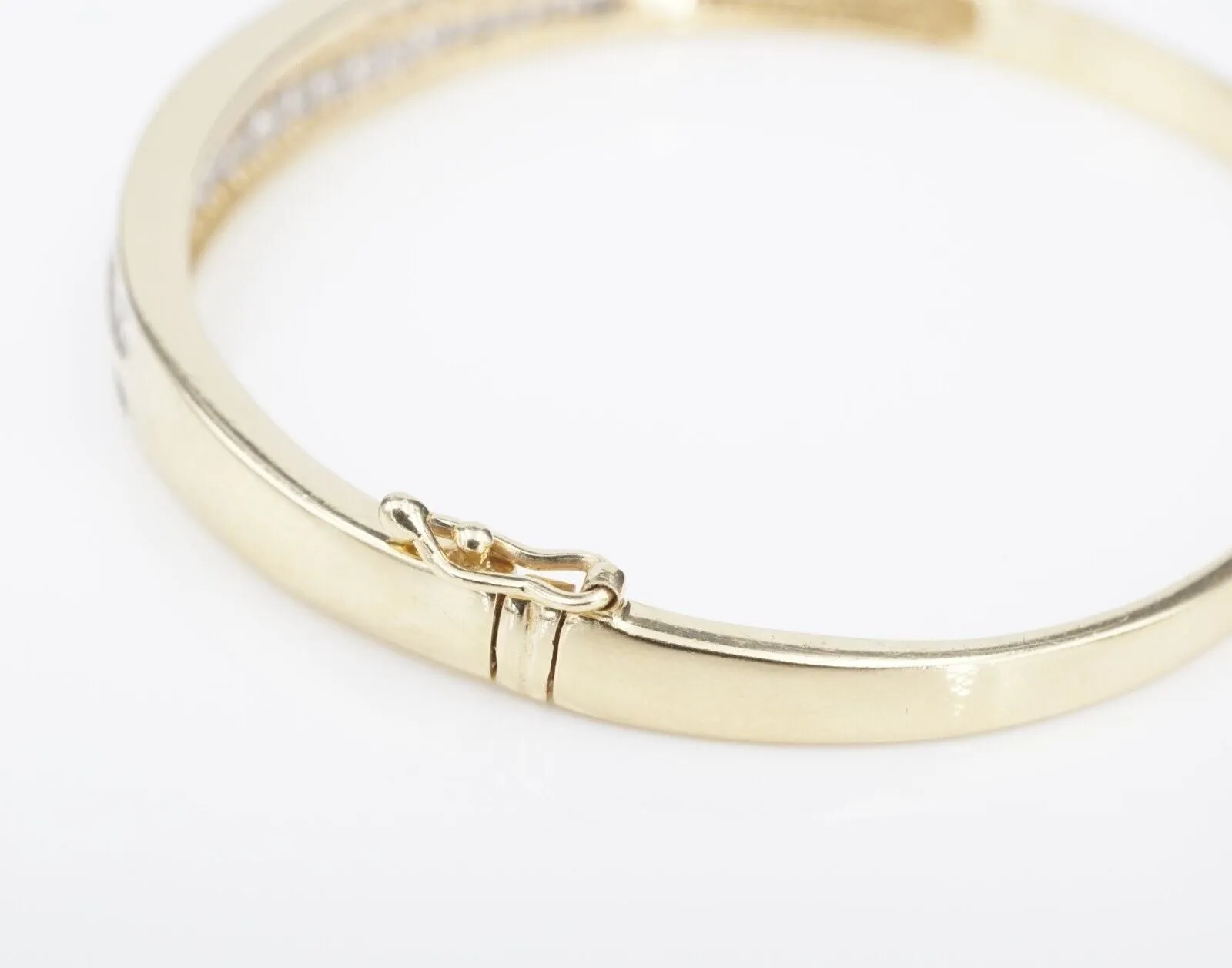 Elegant Natural Diamond Hinged Bangle Bracelet 14k Yellow Gold 6.5" BG871