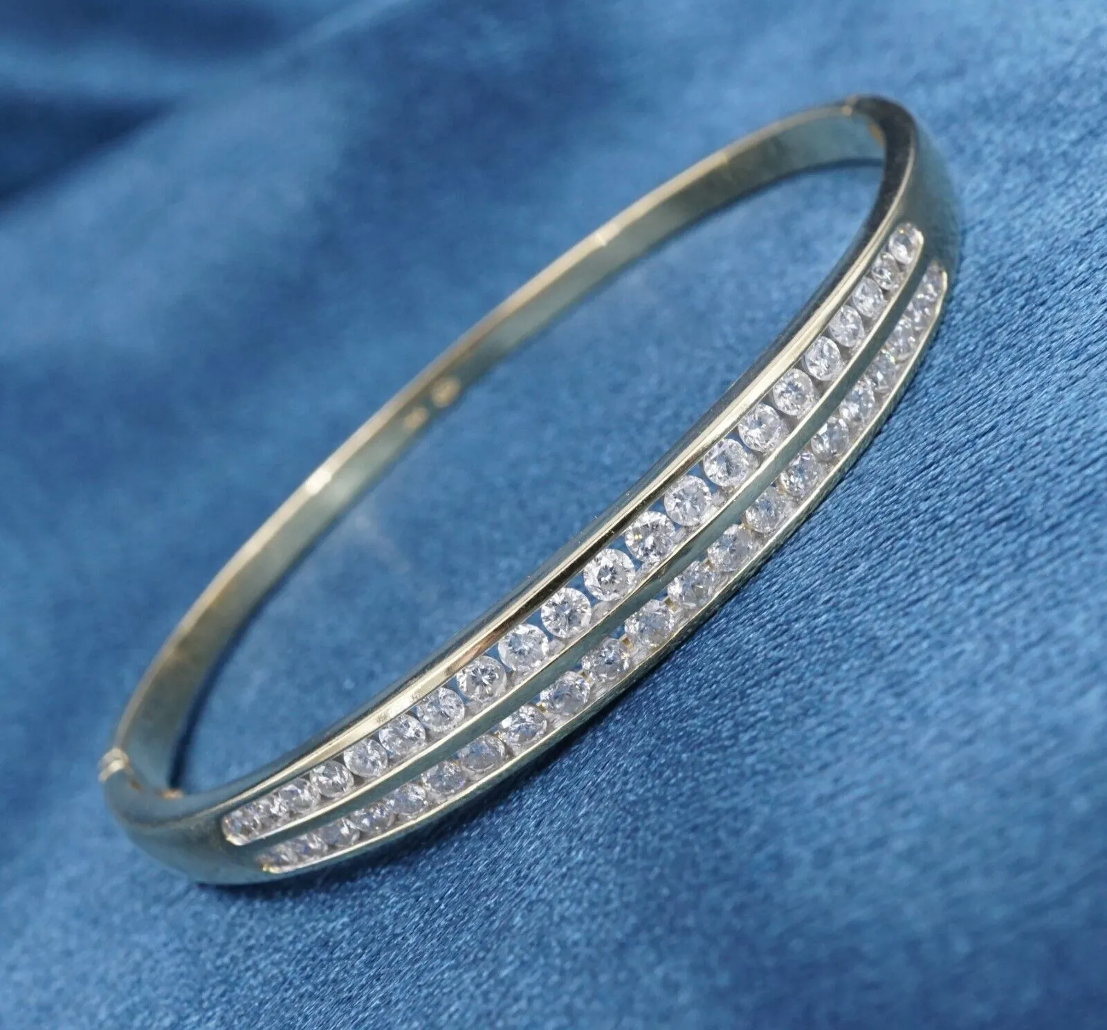Elegant Natural Diamond Hinged Bangle Bracelet 14k Yellow Gold 6.5" BG871