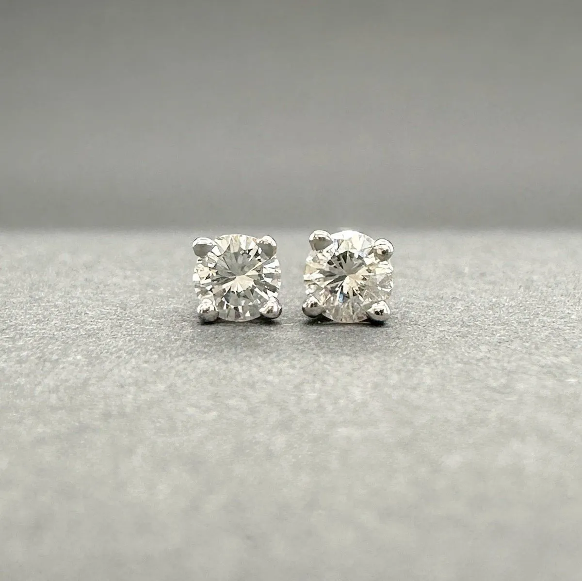 Estate 14K W Gold 0.16ctw G-I/VS2-SI2 Diamond Stud Earrings